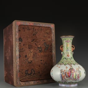 An Exquisite Famille-Rose Green Ground Bats and Peach Pattern Lotus Pattern Character and Story