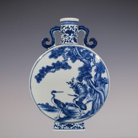 An Exquisite Blue and White Lotus Pattern Flower and Bird Pattern Double-Ears Vase