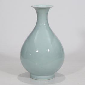 An Exquisite Ru yao Vase