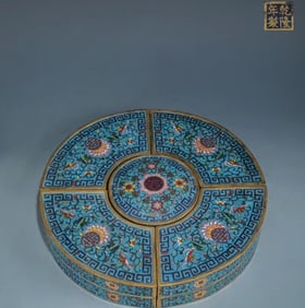 A Set of Fine Cloisonne Bats and Peach Pattern Lotus Pattern Box