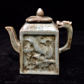 An Exquisite Ru yao Ewer