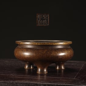 An Exquisite Bronze Tripod Censer