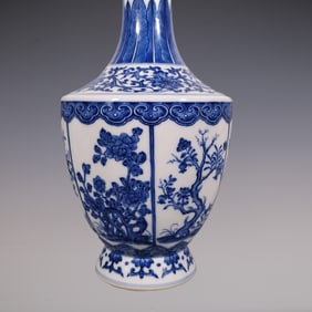 An Exquisite Blue and White Lotus Pattern Flower Pattern Vase
