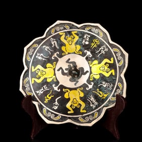 An Exquisite Bronze Inlaid Gold and Silver Bear Pattern Mirror