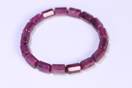 An Exquisite Gems Bracelets