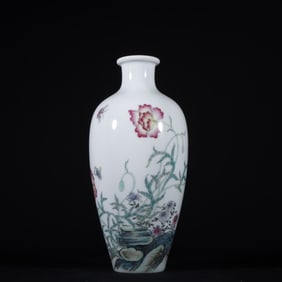 An Exquisite Famille-Rose Flower and Butterfly Pattern with poem Vase