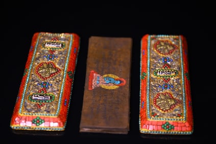 An Exquisite Wooden Inlaid Gems Sutra
