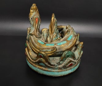 An Exquisite Gilt Bronze Inlaid Gems Ornament