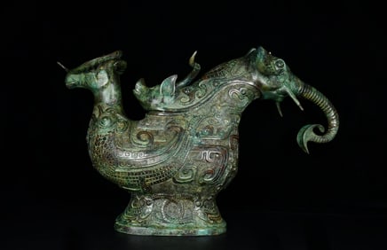 An Exquisite Bronze Elephant-Shaped Ewer