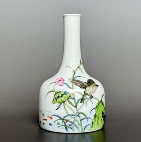 An Exquisite Enamel Flower and Bird Pattern with poem Vase