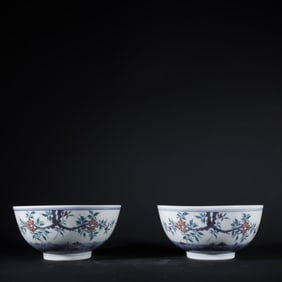 A Pair of Exquisite Doucai Flower Pattern Bowl
