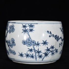 An Exquisite Blue and White Pine, Bamboo and Plum Blossom Pattern Jar