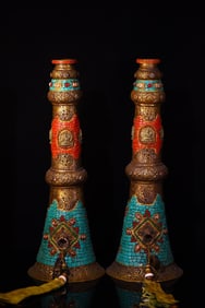 An Exquisite Bronze Inlaid Gems Ornament