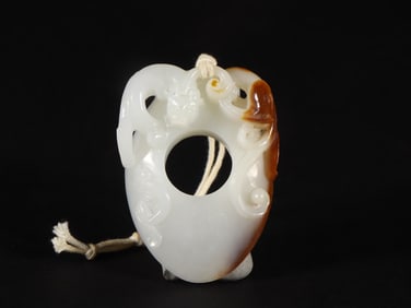 An Exquisite White Jade Chi-Dragon Pattern Pendant