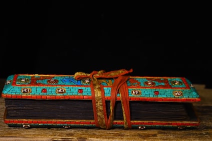 An Exquisite Wooden Inlaid Gems Sutra