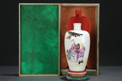 An Exquisite Famille-Rose Painted Gold Character and Story Pattern with poem Vase