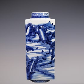 An Exquisite Blue and White Landscape and Figure Pattern Vase
