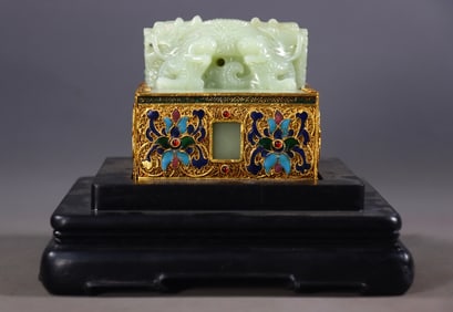 An Exquisite White Jade Cover with Gold Auspicious Beast Seal