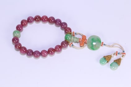 An Exquisite Jadeite Bracelets