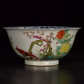 An Exquisite Blue and White Famille-Rose Flower and Bird Pattern Bowl