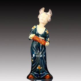 A Rare Tang Tri-Color Glazed Pottery Dancing Figurines