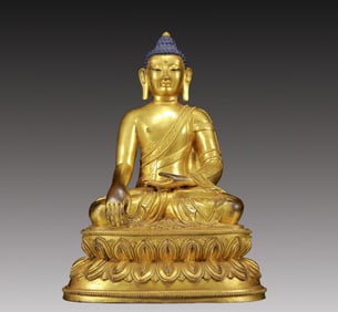 An Exquisite Gilt Bronze Statue of Sakyamuni