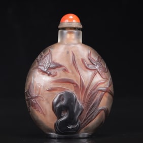 An Exquisite Glass Lotus Leaf Butterfly Pattern Snuff Bottle