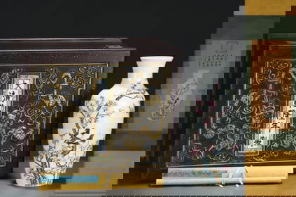 An Exquisite Famille-Rose Flower and Bird Pattern Vase,with  Poem and Vertical Scroll Painting on