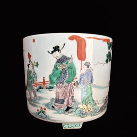An Exquisite Wucai Figure Pattern Tripod Censer