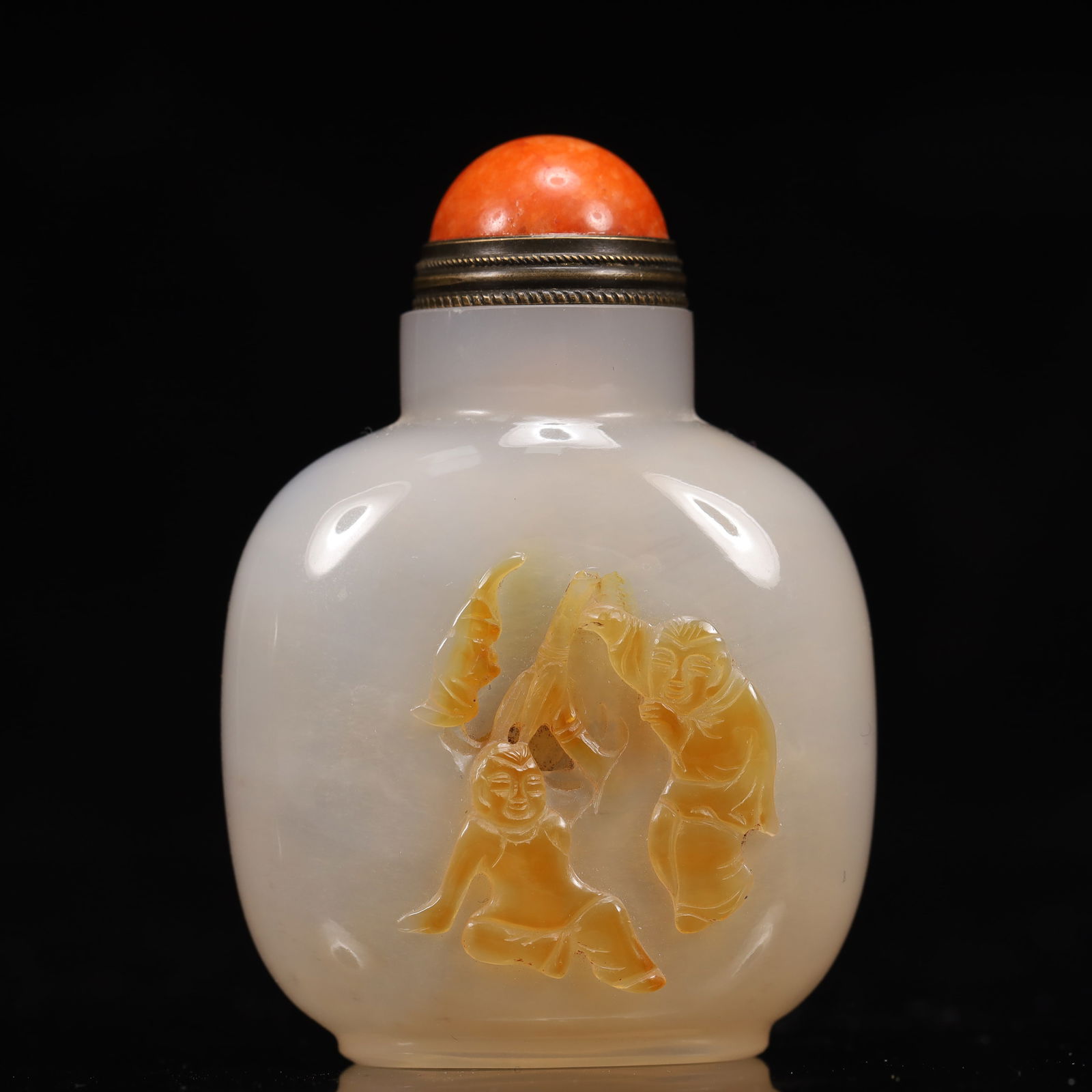 An Exquisite Agate Figure Pattern Snuff Bottle (1 of 9)