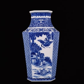 An Exquisite Blue and White Figure and Story Pattern Vase