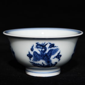 An Exquisite Blue and White Phoenix Pattern Cup