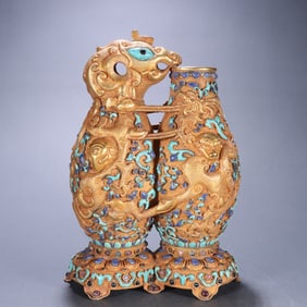 A Fine Gilt Bronze Inlaid Gems Auspicious Beast Pattern Ornament