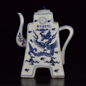 An Exquisite Blue and White Auspicious Cloud and Dragon Pattern Pot