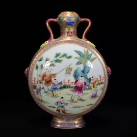 An Exquisite Enamel Painted Gold Figure Pattern Double-Ears Vase