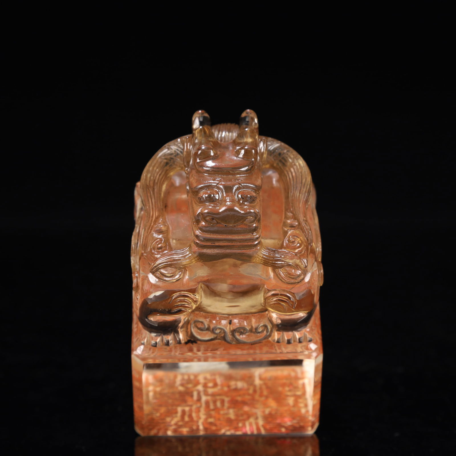 An Exquisite Crystal Auspicious Beast Pattern Seal: An Exquisite Crystal Auspicious Beast Pattern Seal,Qing Dynasty, China,Size:2.2inx3.3in,Weight:550g 水晶瑞兽纹印章,中国清代