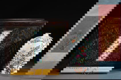 An Exquisite Famille-Rose Painted Gold Peach Pattern Vase,with  Poem and Vertical Scroll Painting on