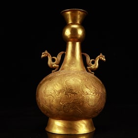 An Exquisite Gilt Bronze Dragon Pattern Phoenix -Ears Vase