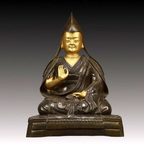 A Solemn Gilt Bronze Statue of Tsongkhapa