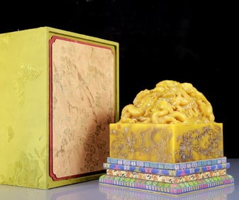 An Exquisite Tianhuang Stone Dragon Pattern Seal