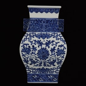 An Exquisite Blue and White Flower Pattern Double-Ears Vase
