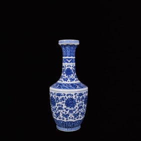 A Exquisite Blue and White Lotus Pattern Vase
