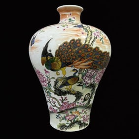 A Exquisite Famille-Rose Flower and Bird Pattern Vase,with poem