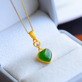 An Exquisite Sterling Silver-Gold Plated Inlaid Jasper Necklace