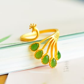 An Exquisite Sterling Silver-Gold Plated Inlaid Jasper Ring