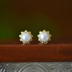 A Pair of Exquisite Sterling Silver-Gold Plated Inlaid Pearl Earrings,Inlaid Diamond