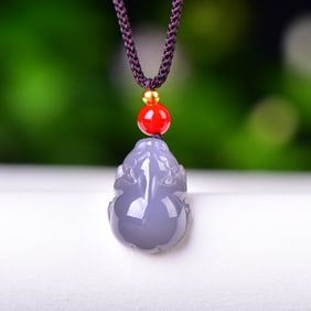 An Exquisite Purple Jade Wealth-Attracting Creature Pendant