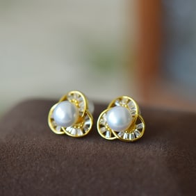A Pair of Exquisite Sterling Silver-Gold Plated Inlaid Pearl Earrings,Inlaid Diamond