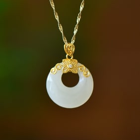An Exquisite Sterling Silver-Gold Plated Inlaid White Jade Necklace,Inlaid Diamond