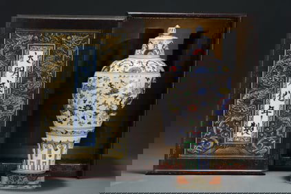 An Exquisite Doucai Lotus Pattern Dragon Pattern Vase